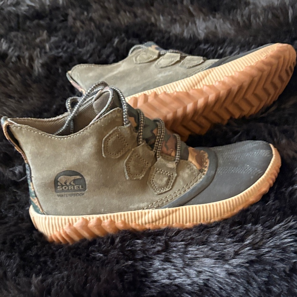 Sorel Wonens Olive and Camo Waterproof Boots